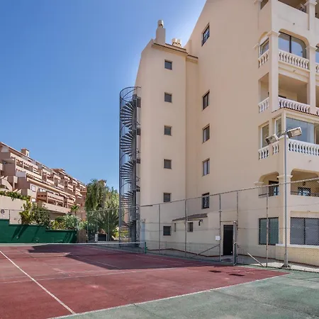 Lovely Communal Heated Pool Apartment